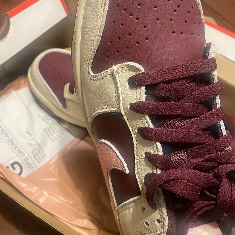 Dunks - Picture 3 of 4